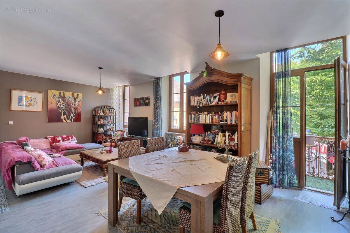 Appartement à SAINT-GENIX-SUR-GUIERS