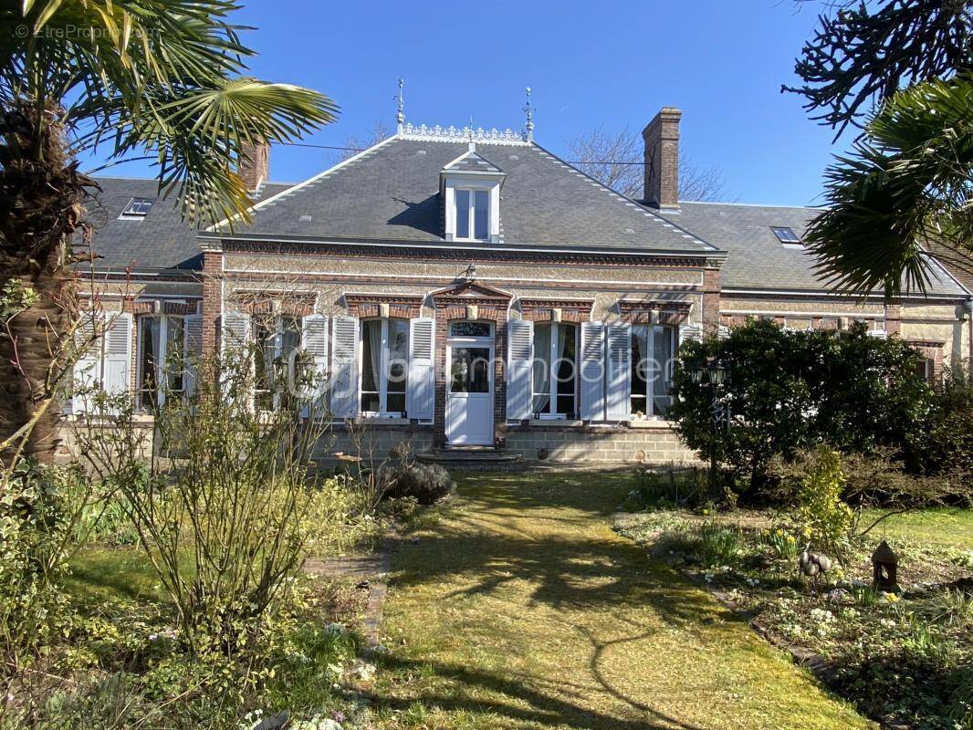 Maison à CHATEAUNEUF-EN-THYMERAIS