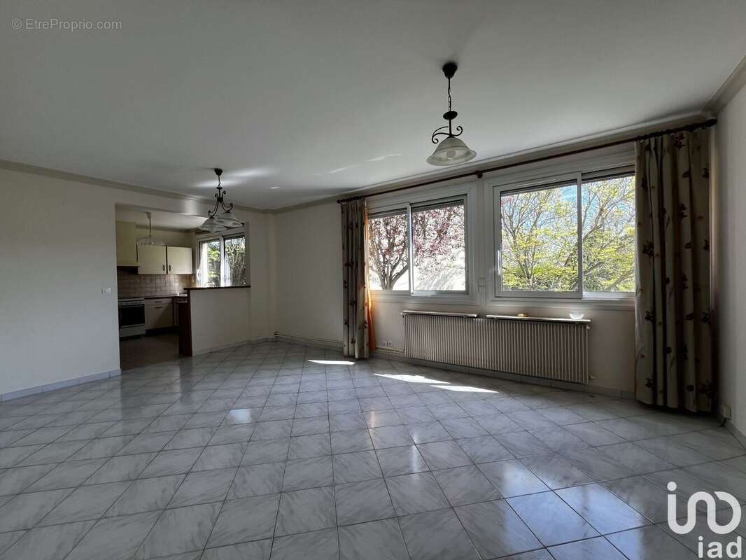 Photo 7 - Appartement à PARAY-VIEILLE-POSTE