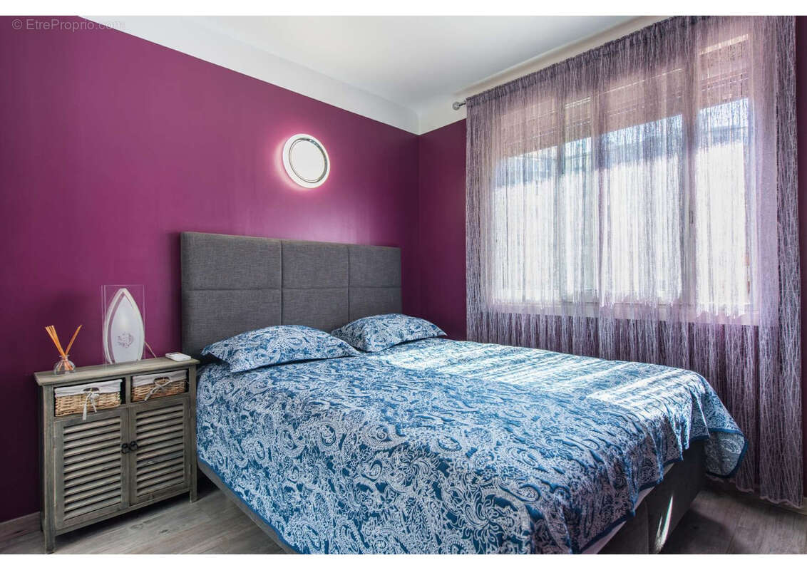 Appartement à MARSEILLE-5E