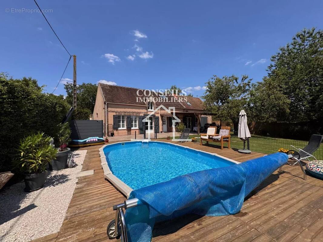 Maison à VILLENEUVE-SUR-YONNE