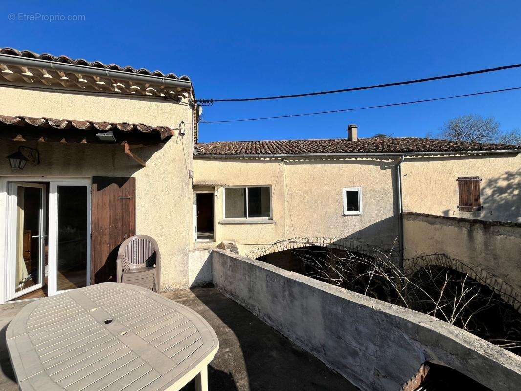 Maison à GROSPIERRES