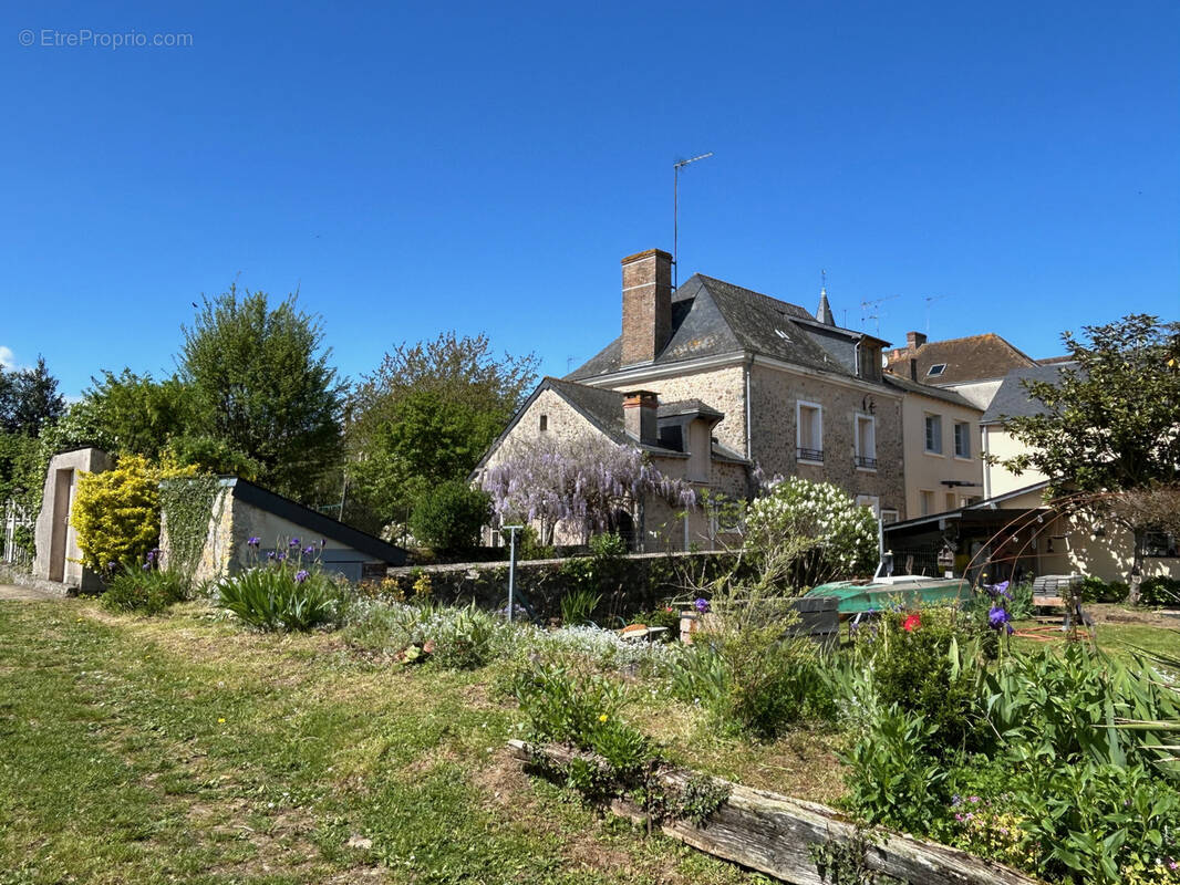 Maison à AVOISE