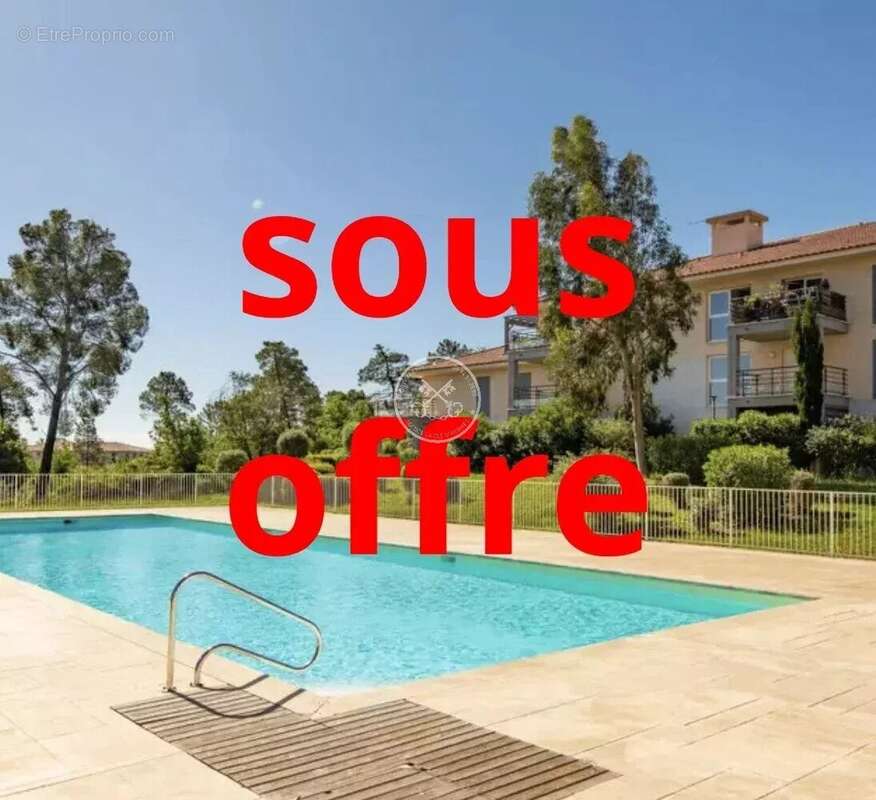 Appartement à ROQUEBRUNE-SUR-ARGENS