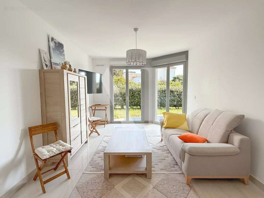 Appartement à VALLAURIS