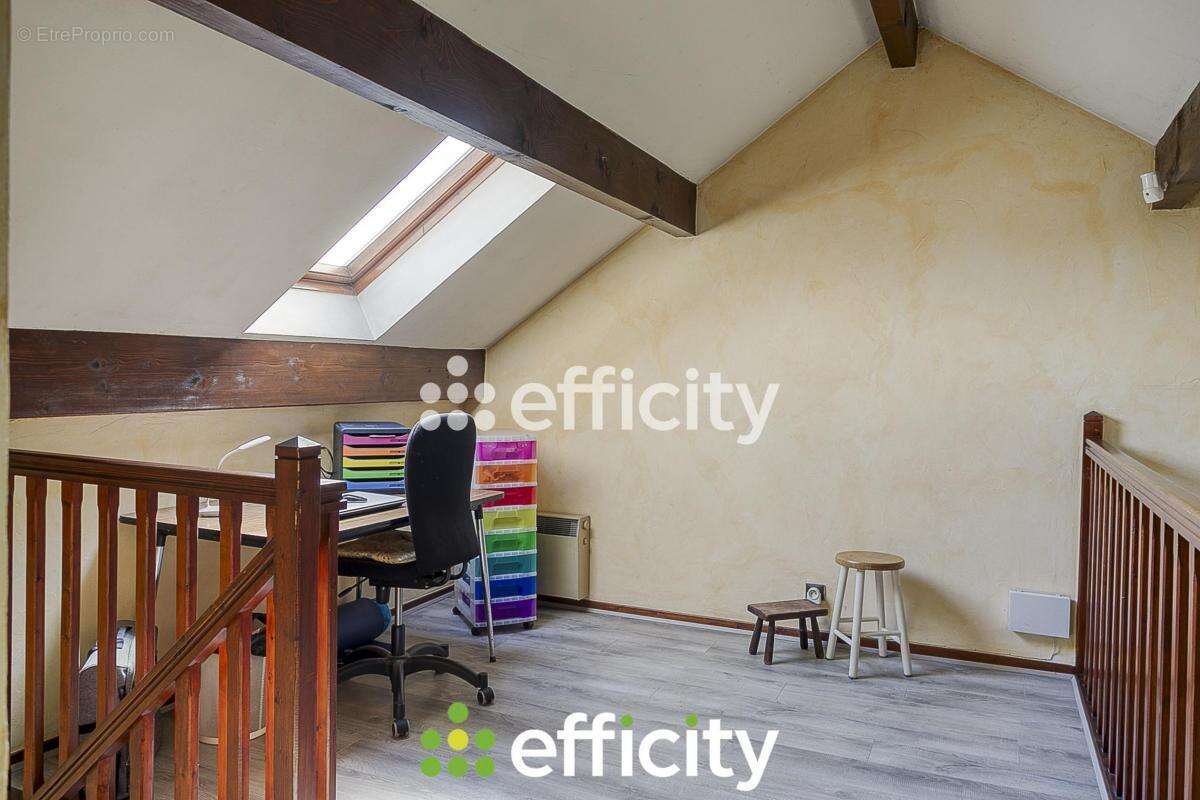 Maison à VAULX-EN-VELIN