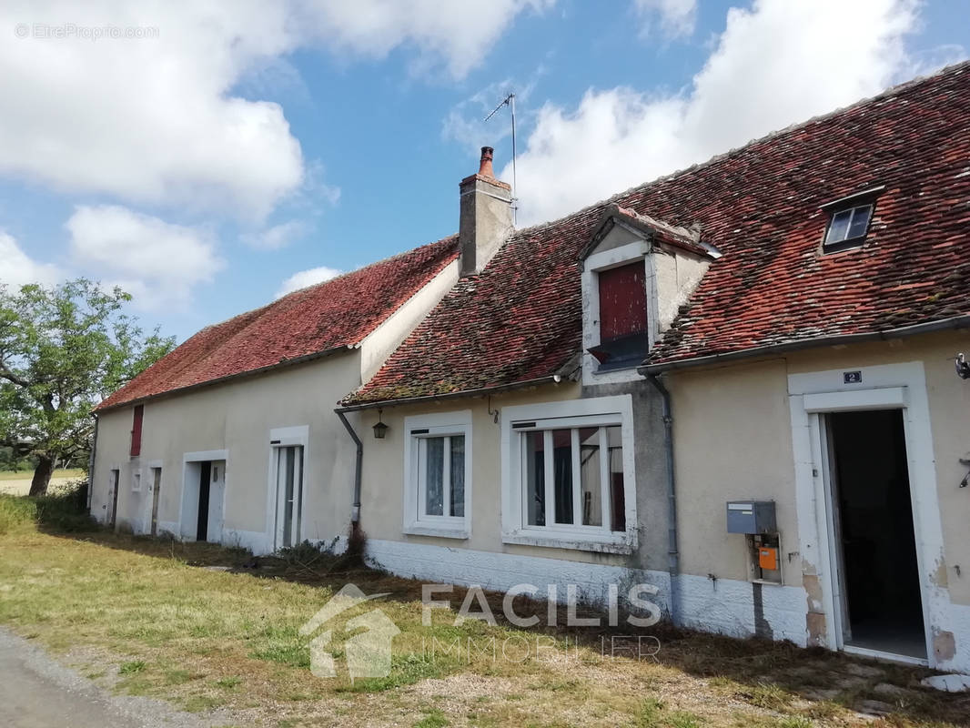 Maison à LA GUERCHE-SUR-L&#039;AUBOIS
