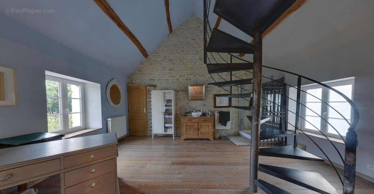 Maison à MEZIDON-CANON