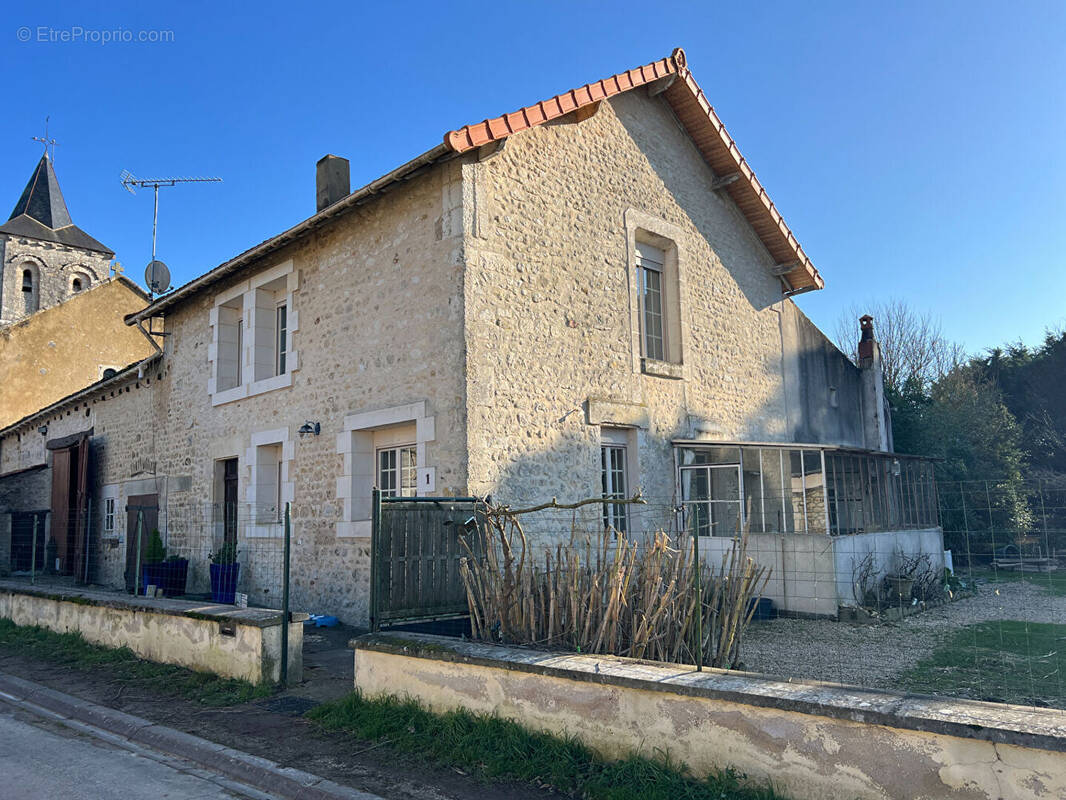 Maison à POUILLE