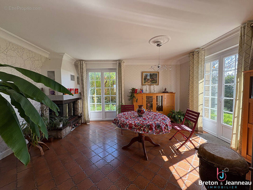 Maison à SAINT-MARS-SUR-LA-FUTAIE