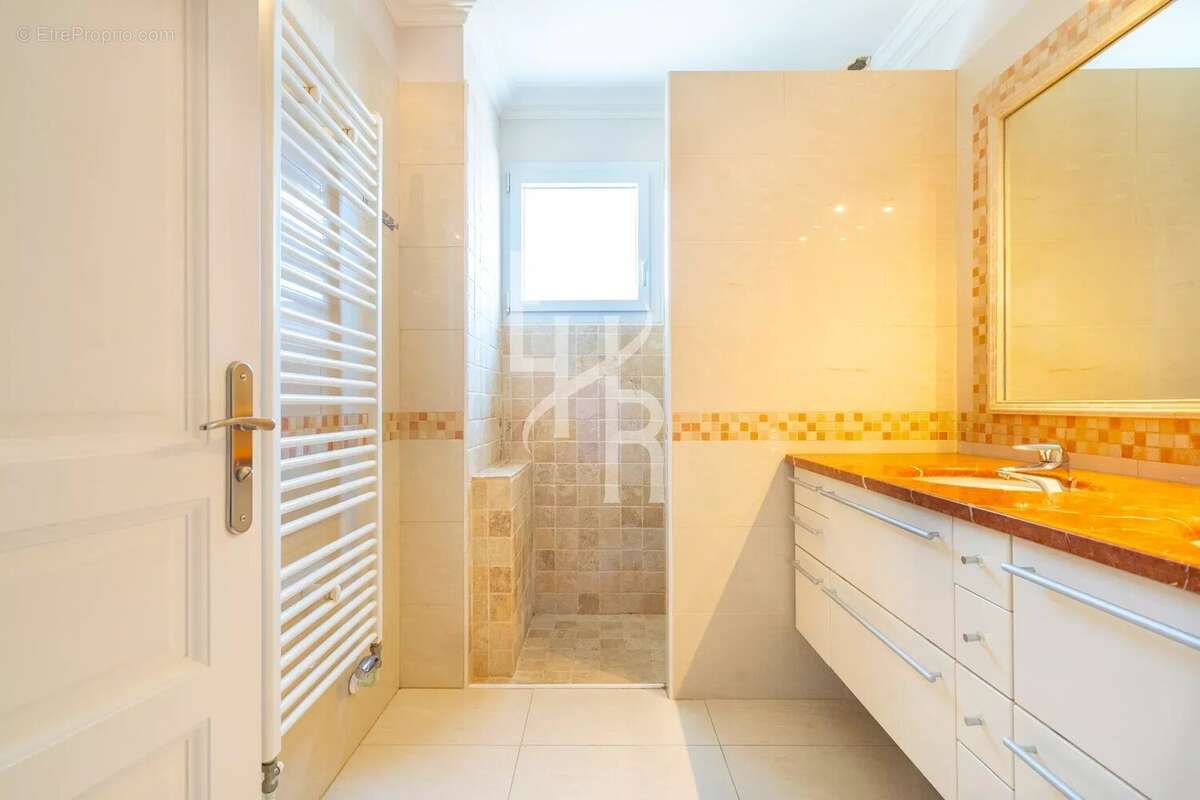 Maison à MOUGINS