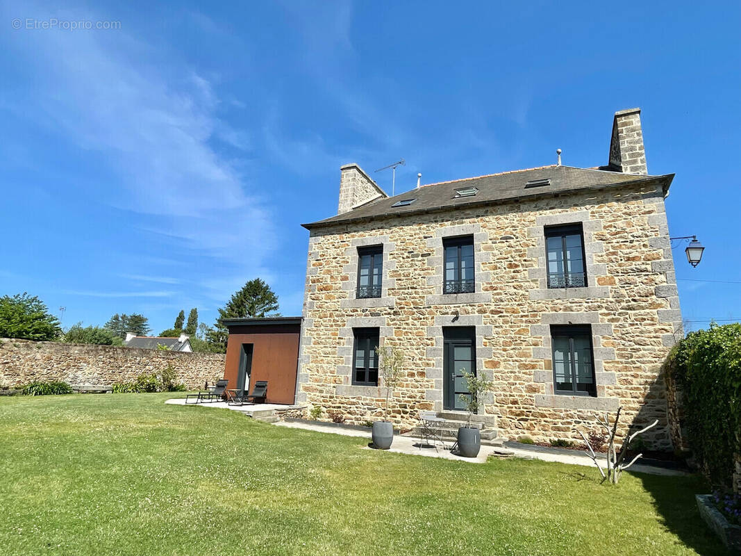 Maison à LANVOLLON