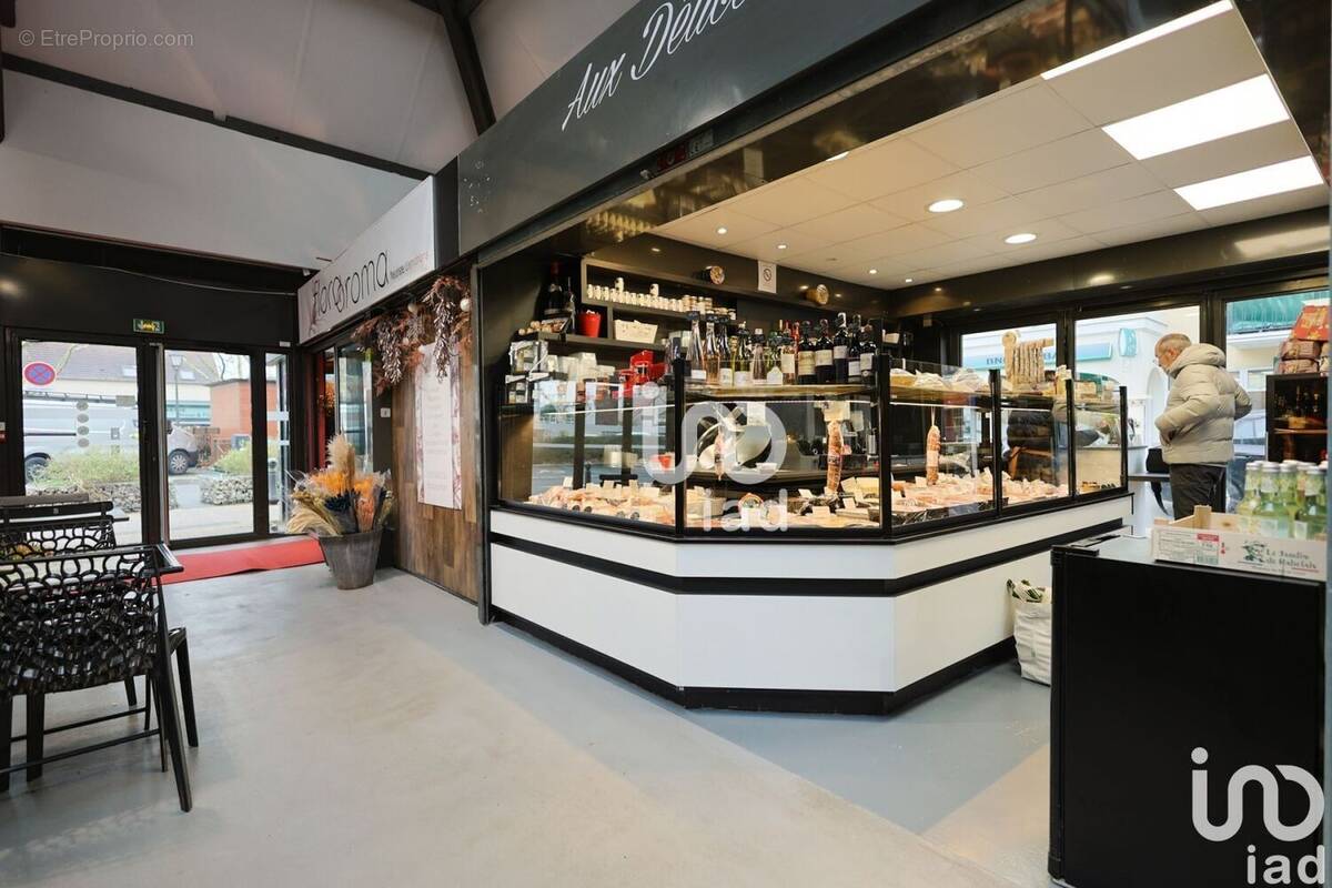 Photo 1 - Commerce à CARRIERES-SUR-SEINE