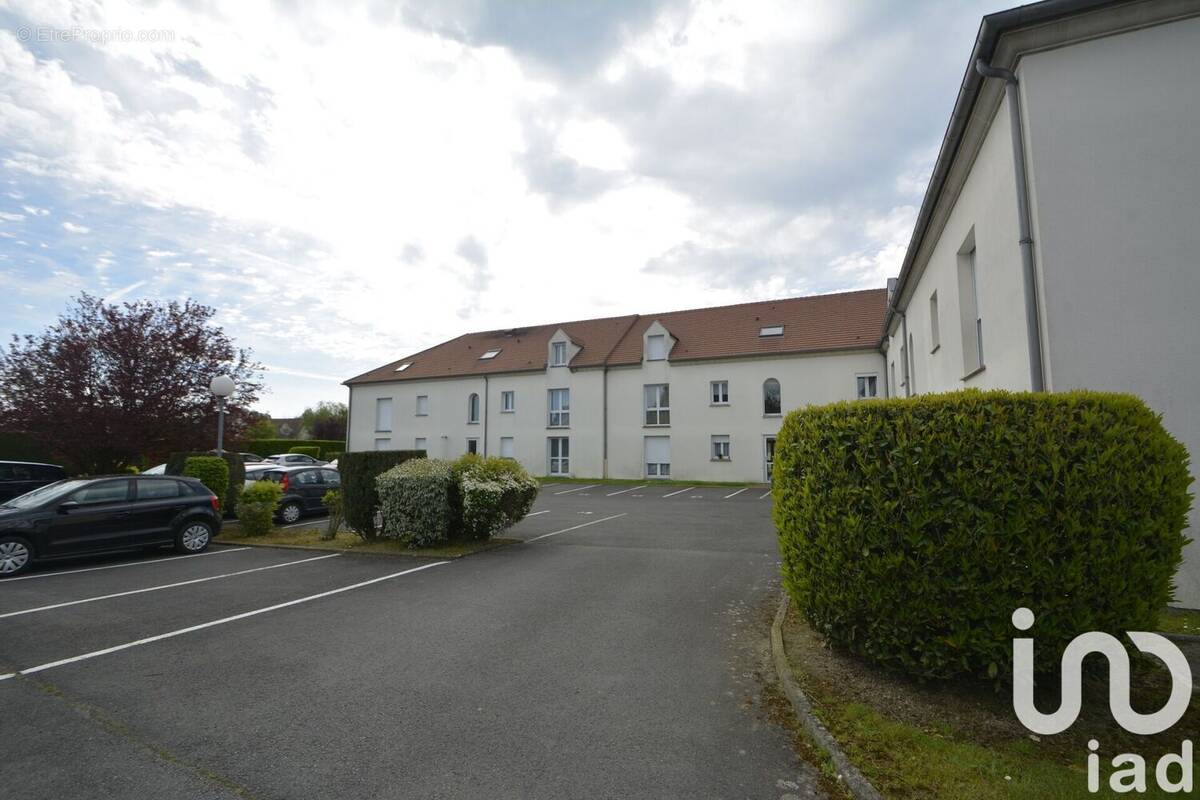 Photo 1 - Parking à SAINT-PATHUS