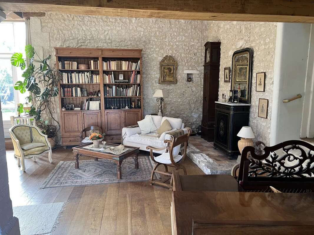 Maison à BOUTEILLES-SAINT-SEBASTIEN