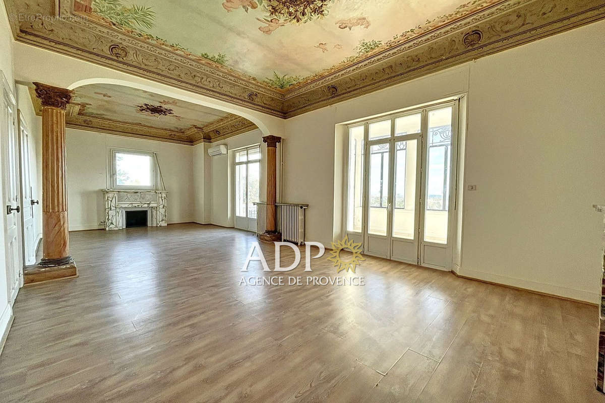 Appartement à MANDELIEU-LA-NAPOULE