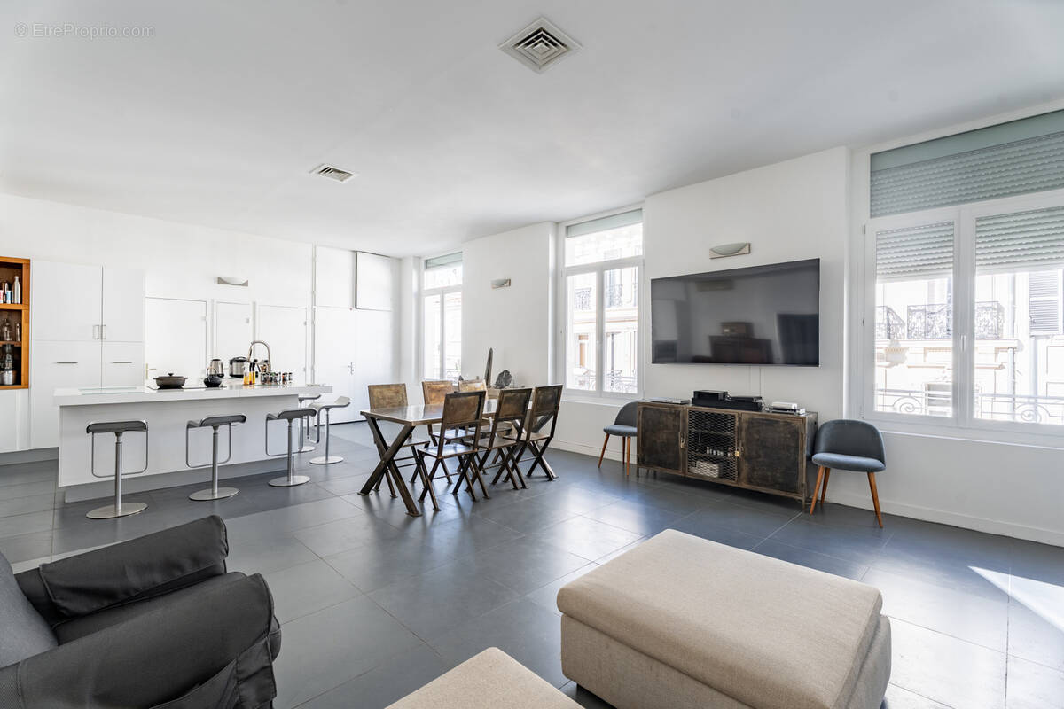 Appartement à MARSEILLE-1E
