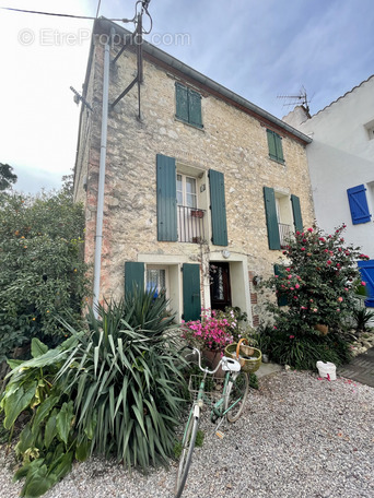 Maison à SAINT-GENIS-DES-FONTAINES