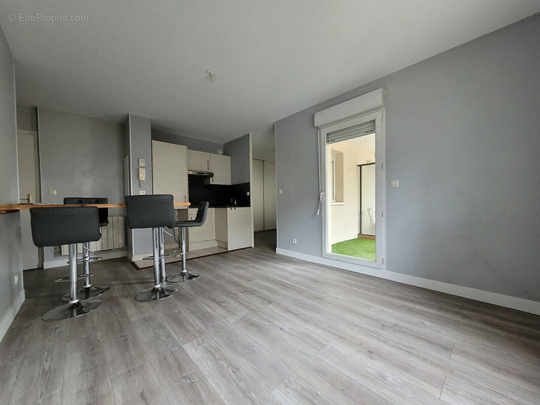 Appartement à MAINVILLIERS