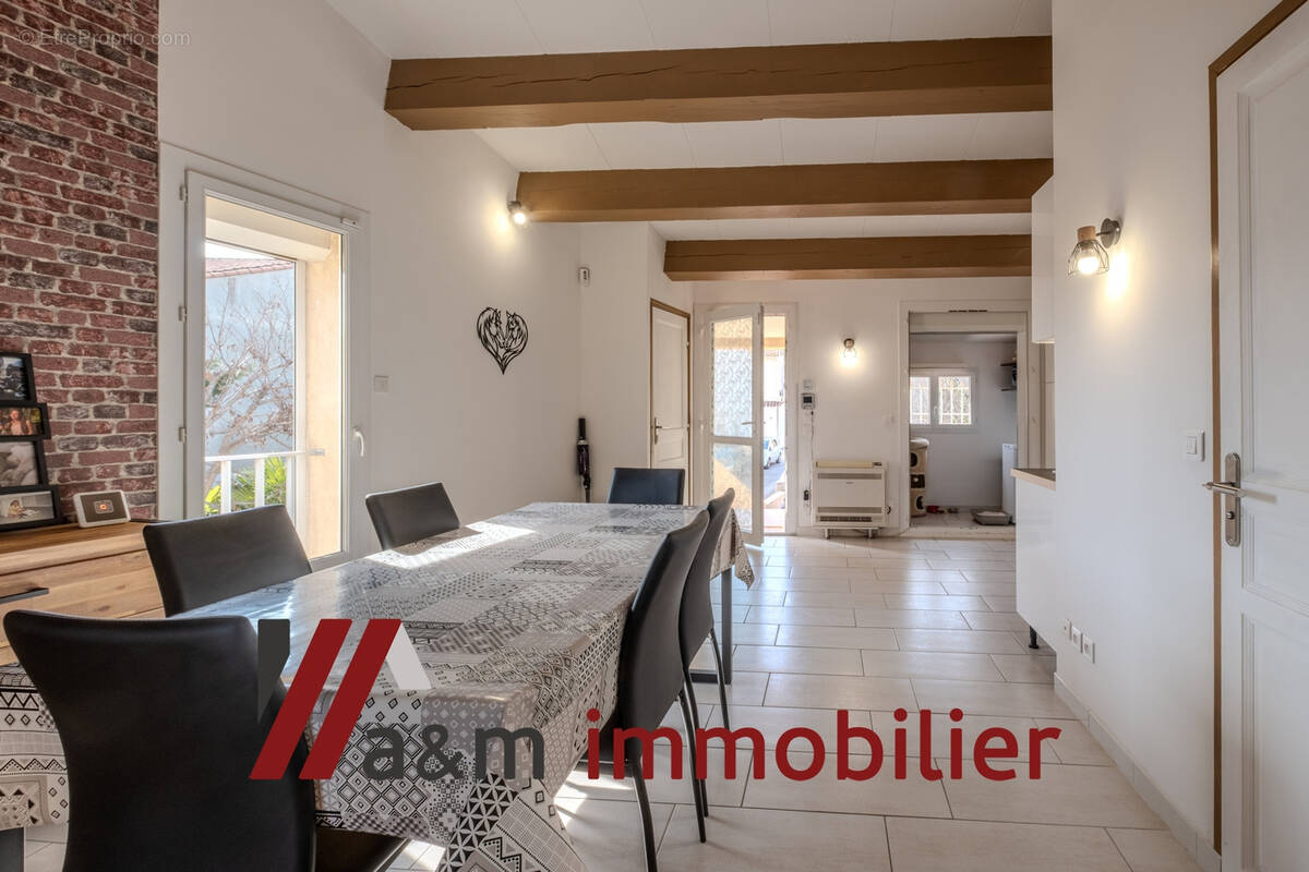 Appartement à CHATEAUNEUF-LES-MARTIGUES
