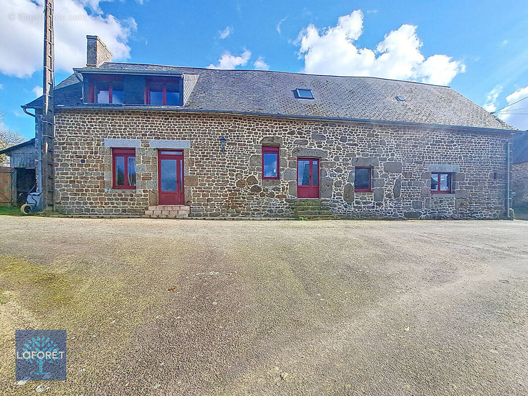 Maison à SAINT-MARS-SUR-LA-FUTAIE