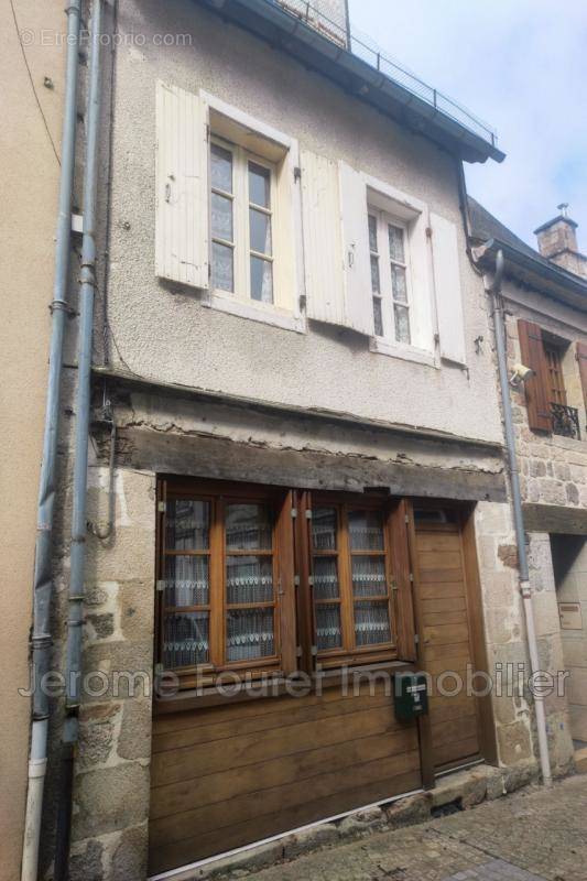 Maison à EGLETONS