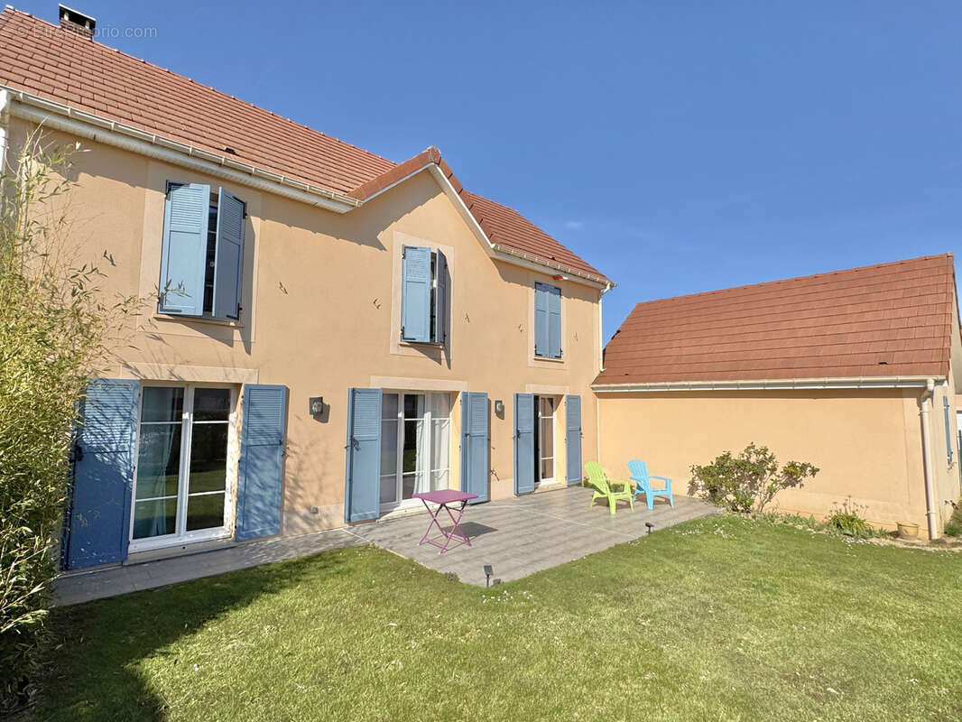 Maison à LE MESNIL-ESNARD