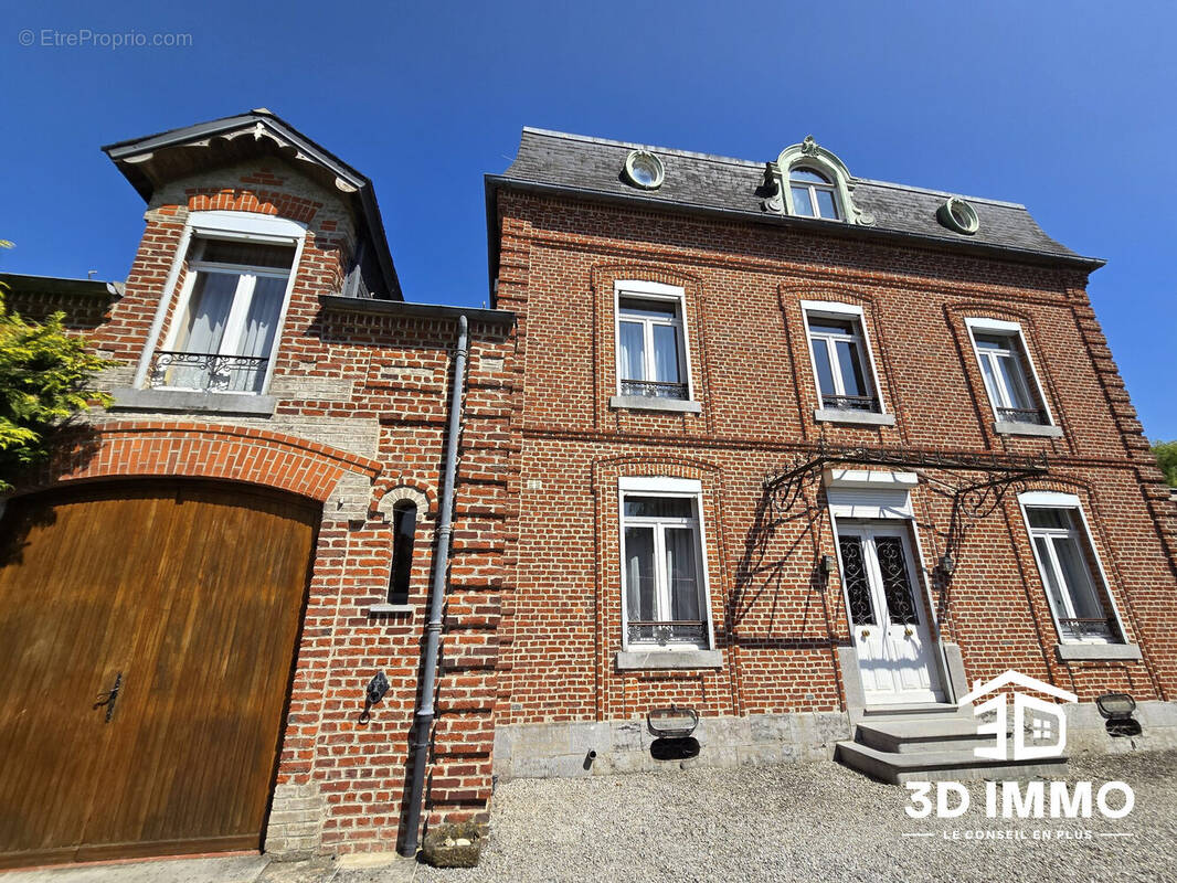 Maison à AVESNELLES