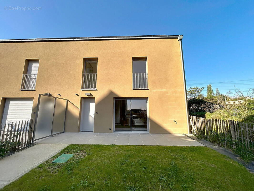 Maison à LIFFRE