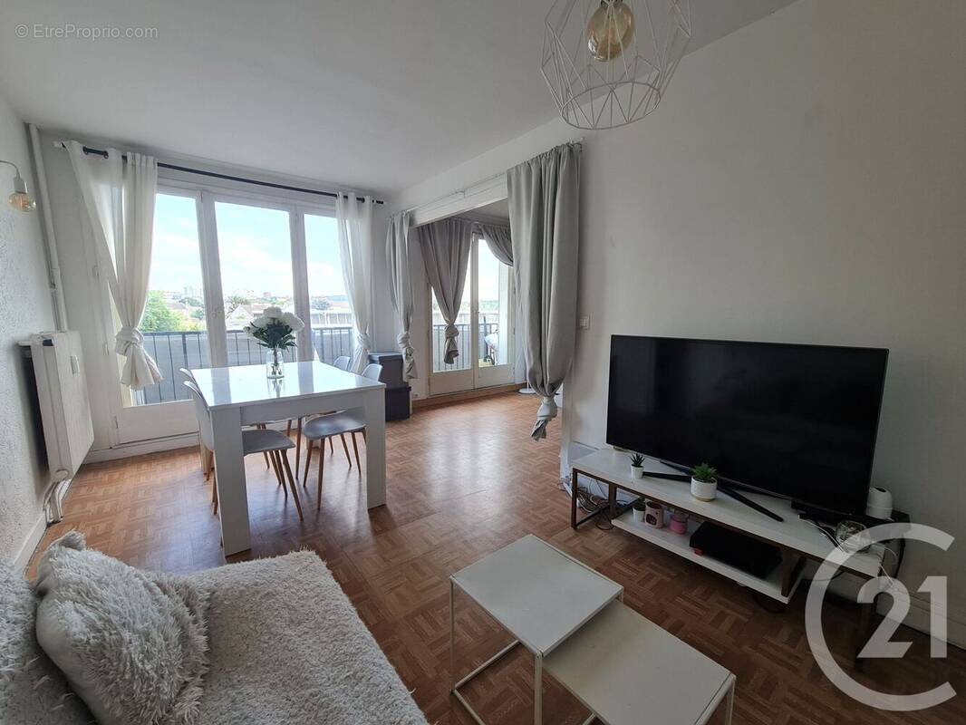 Appartement à LIVRY-GARGAN