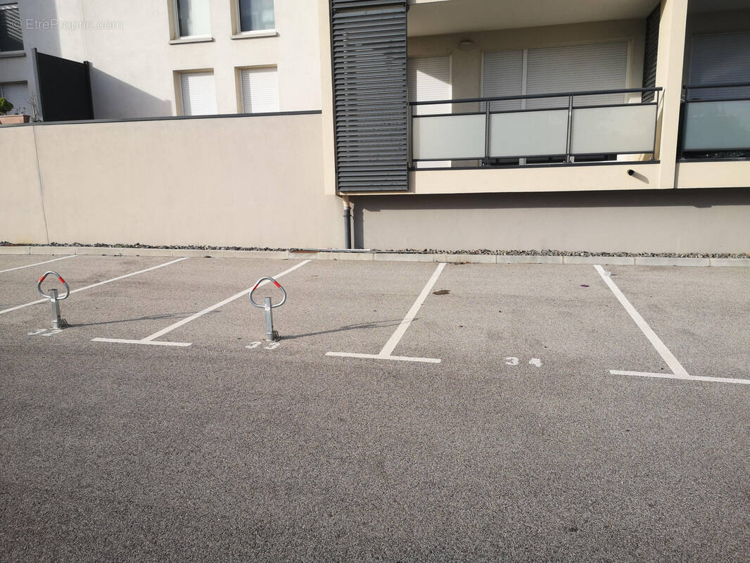 Parking à LA FARLEDE