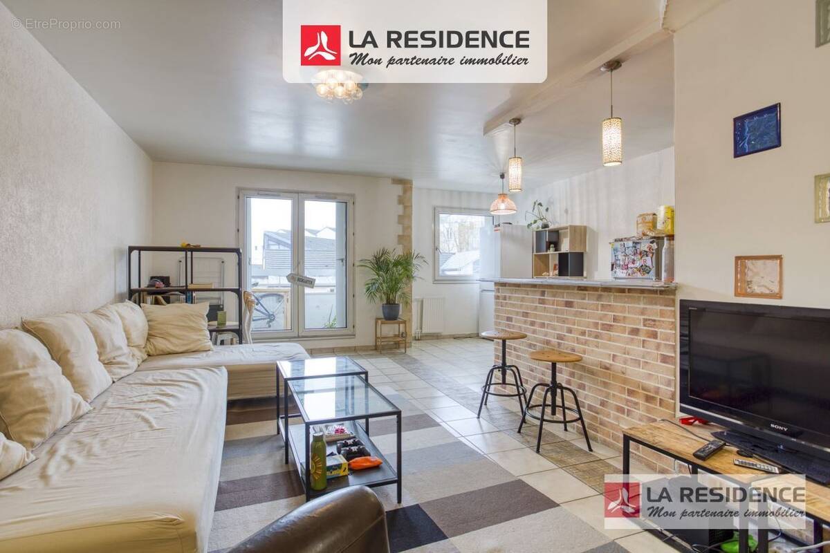 Appartement à MONTIGNY-LE-BRETONNEUX