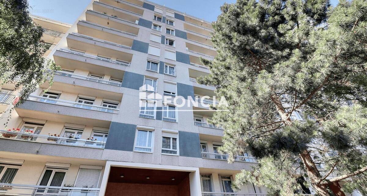 Appartement à SAINT-ETIENNE