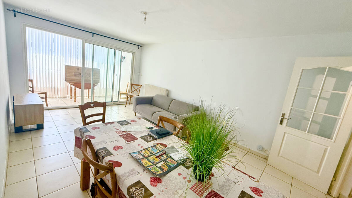 Appartement à LUNEL