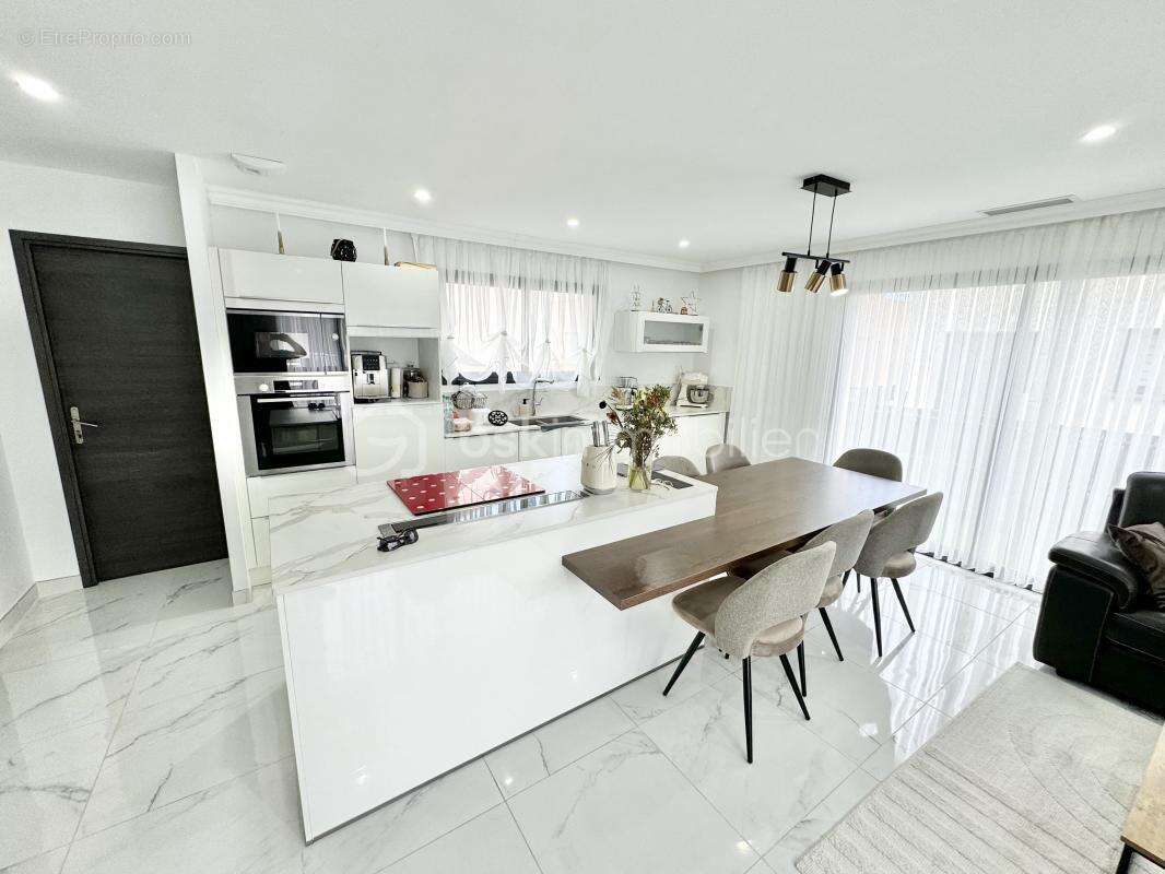 Maison à SAUVIAN