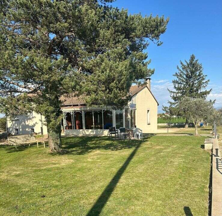 Maison à CHATEAUNEUF-SUR-ISERE