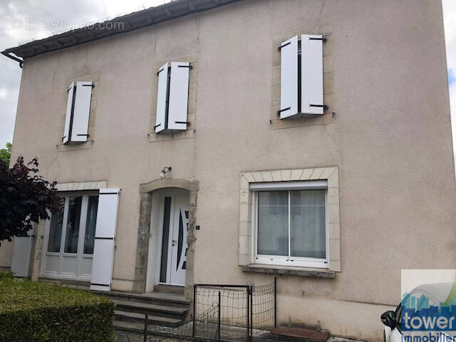 Maison à RIEUPEYROUX