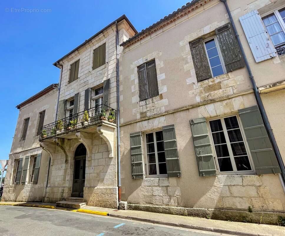 Maison à THIVIERS