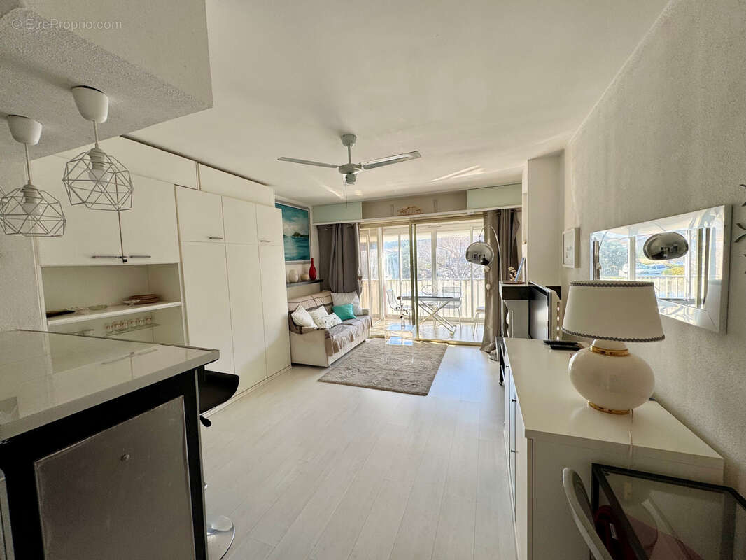 Appartement à SIX-FOURS-LES-PLAGES