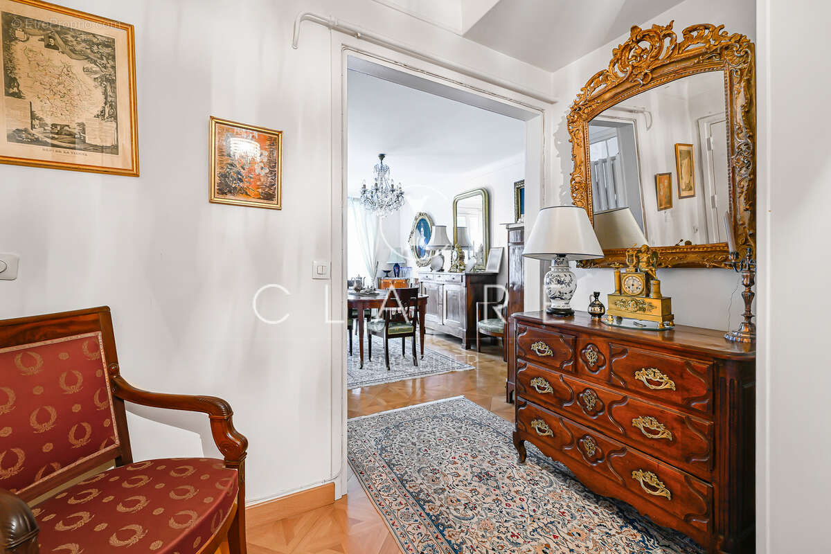Appartement à PARIS-7E