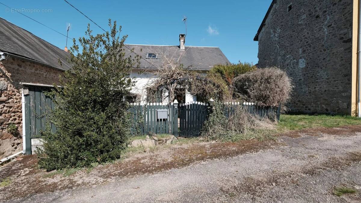 Maison à MONTIGNY-EN-MORVAN