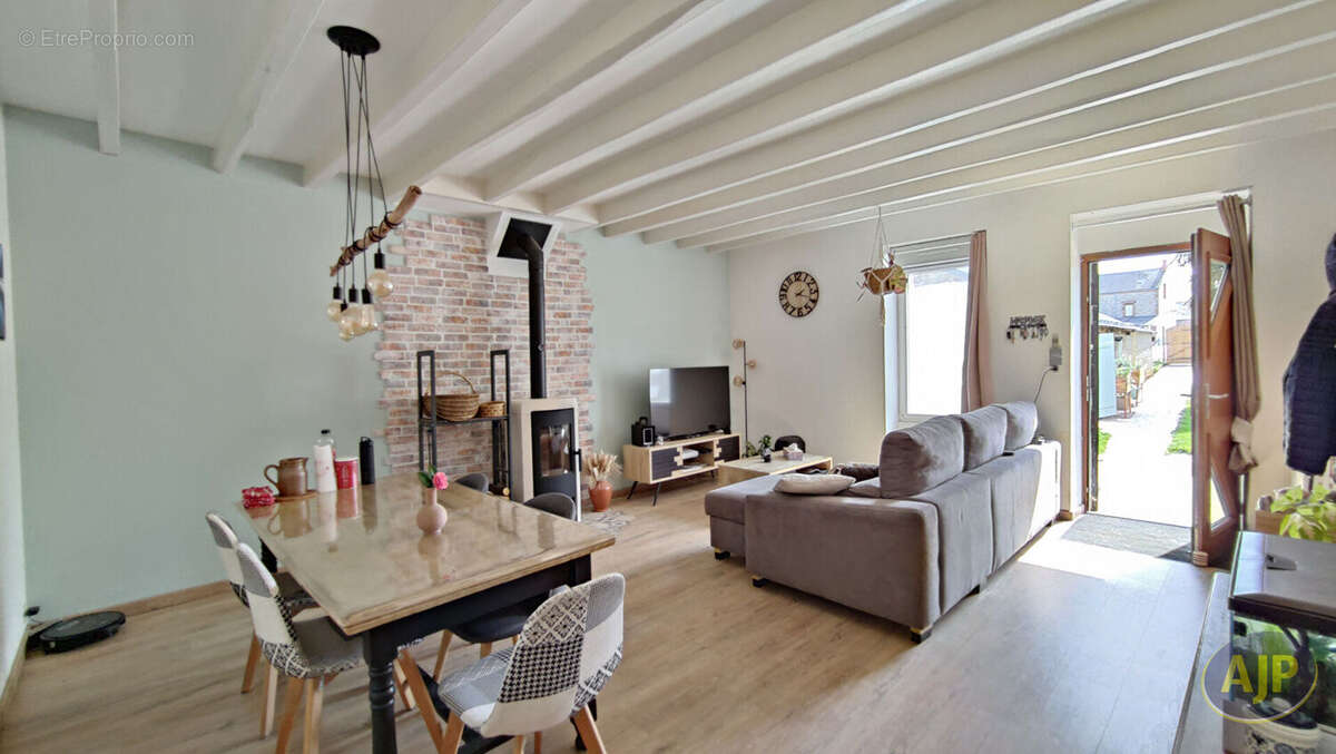 Maison à SAINT-AUBIN-DES-CHATEAUX
