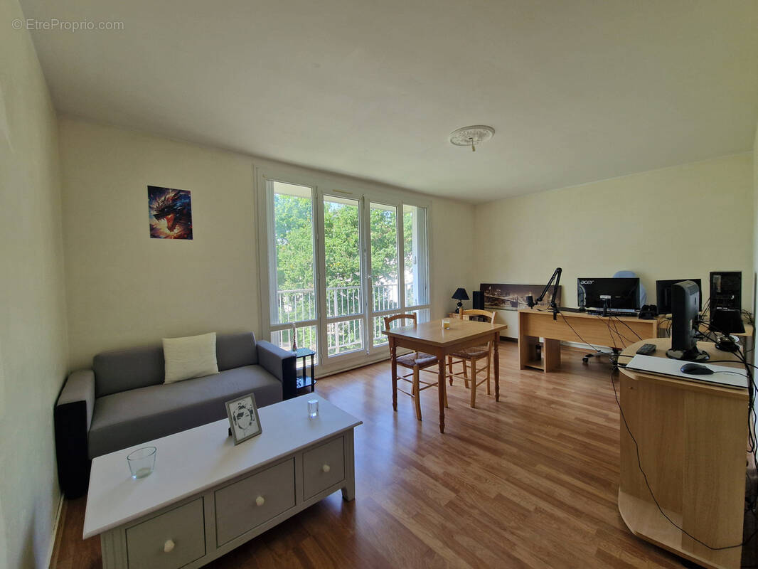 Appartement à REZE