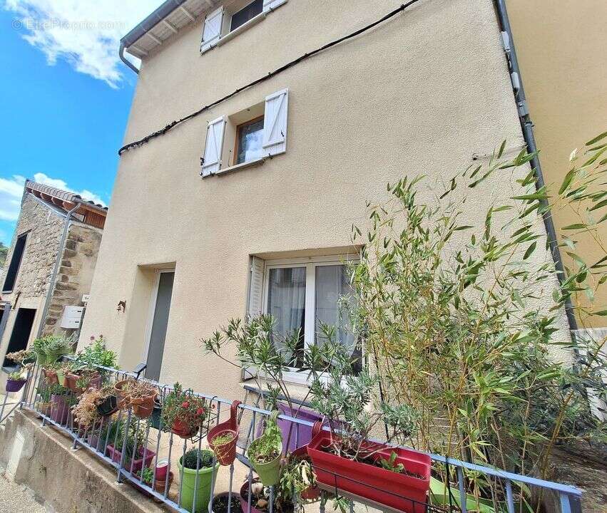 Maison à CHATEAUNEUF-SUR-ISERE