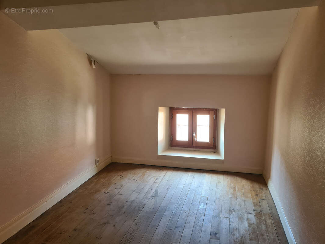 Maison à MERCUS-GARRABET