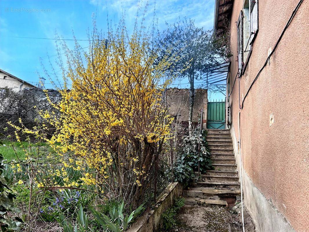 Maison à BESSENAY