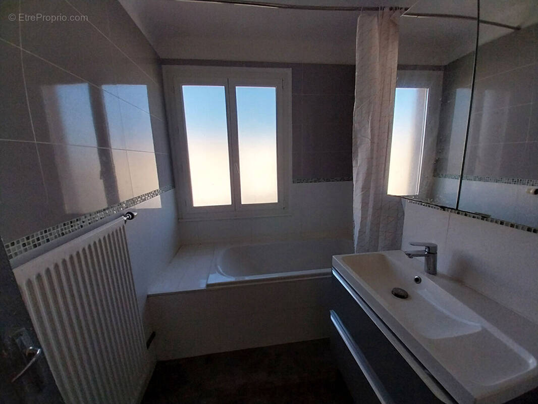 Appartement à GRAY