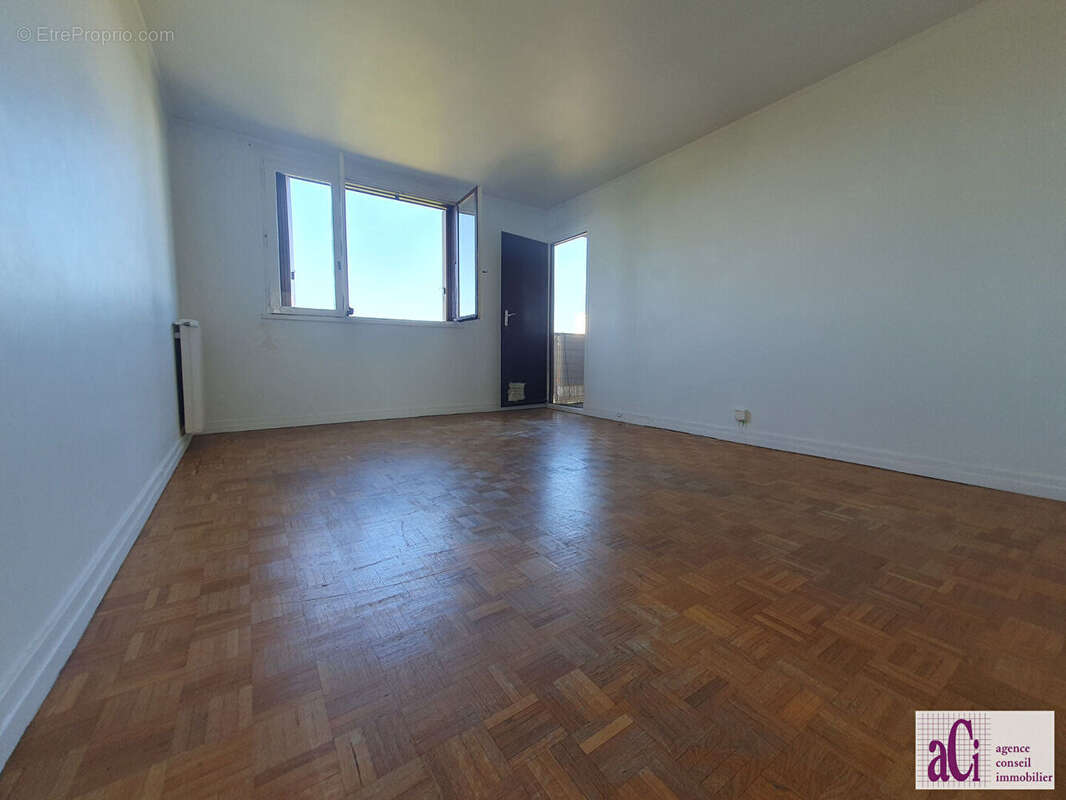 Appartement à L&#039;HAY-LES-ROSES
