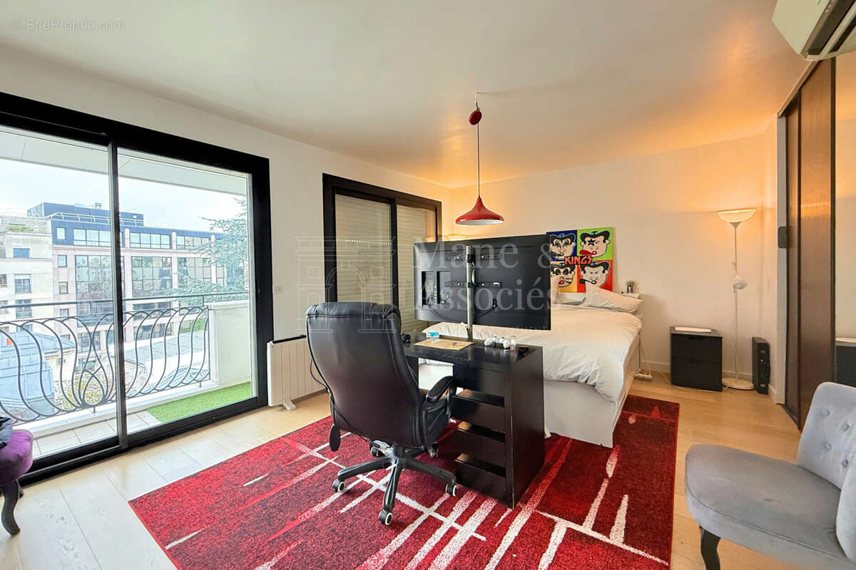 Appartement à NEUILLY-SUR-SEINE