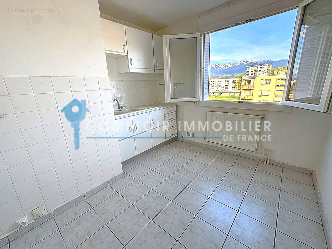 Appartement à LE PONT-DE-CLAIX